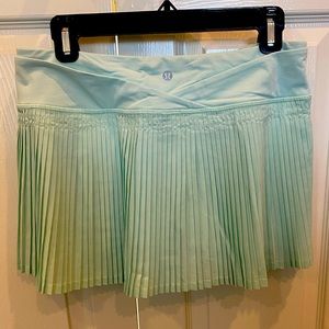 Lululemon pleated tennis skirt
